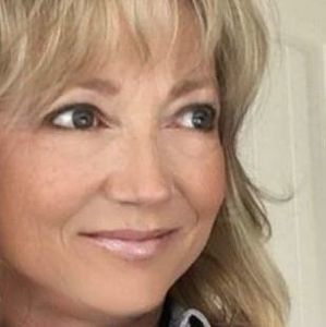 Meet your Posher, Connie